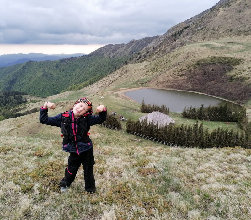 Pene de vultur la Lacul Vulturilor