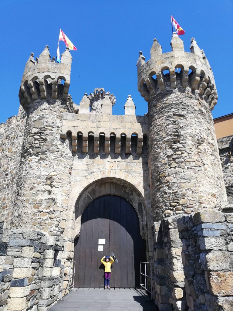 Read more about the article Ziua 25: Țesătura de povești